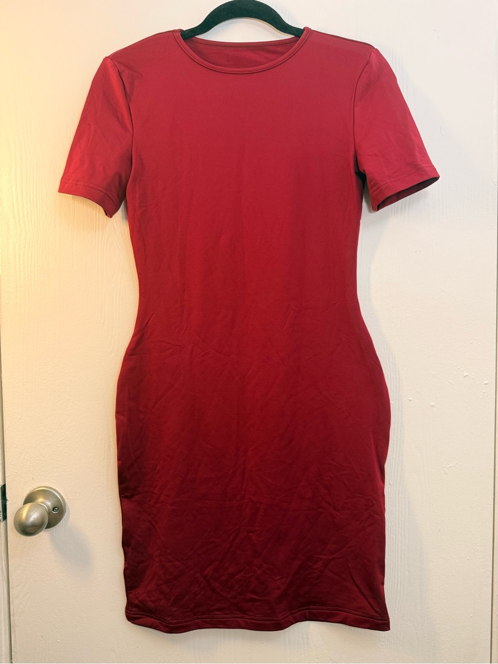 Classic Short-Sleeve Bodycon Dress in Red
